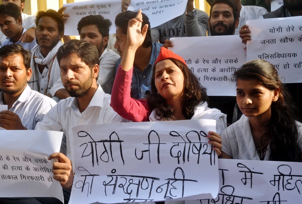 Protest against BJP MlA in lucknow over unnao rape case.
