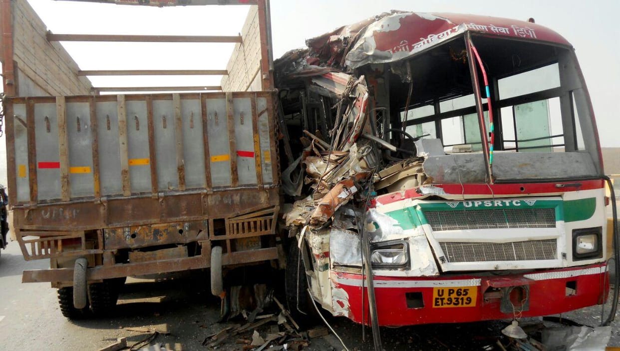 Six injured in road accidents in sonbhadra