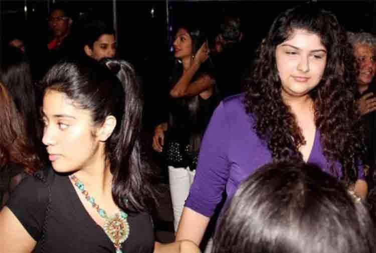 after sridevi death 5 big changes in janhvi kapoor and khushi kapoor life