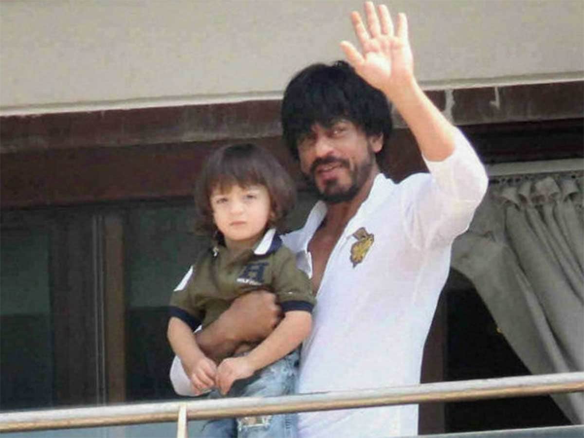 when amitabh bachchan refuse rupee 1 crore cheque from shahrukh khan