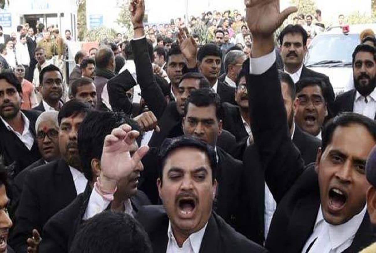 Bar Associations of Delhi called complete strike on 10 April against the brutal attack on lawyer