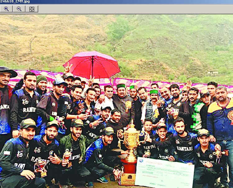 रंटाड़ी टीम ने जीती क्रिकेट ट्रॉफी