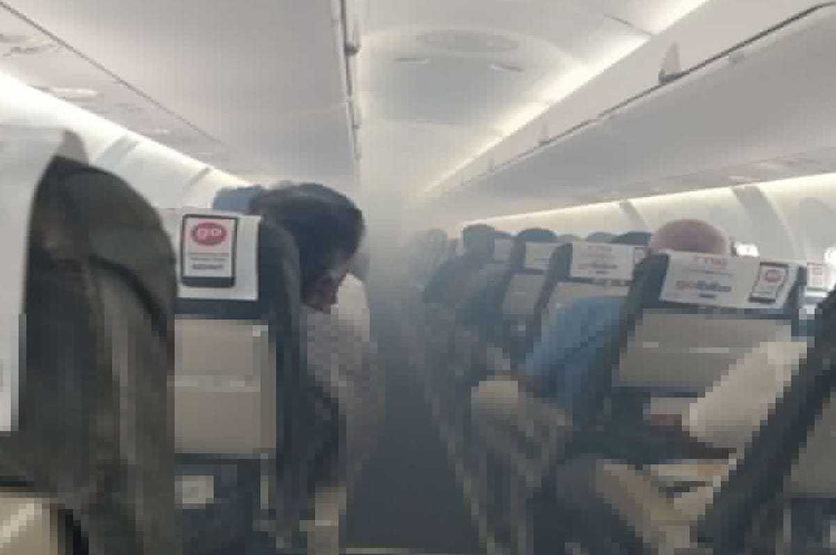 spicejet plane 3466 smoke stuck in the air during coimbatore to bangalore trip