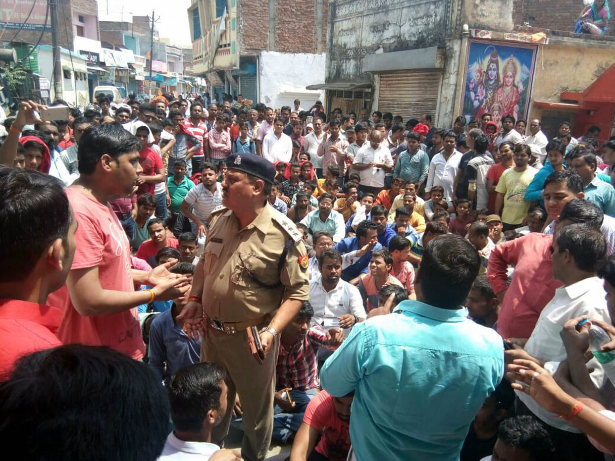 व्यापारियों संगठनों ने कोतवाली का किया घेराव