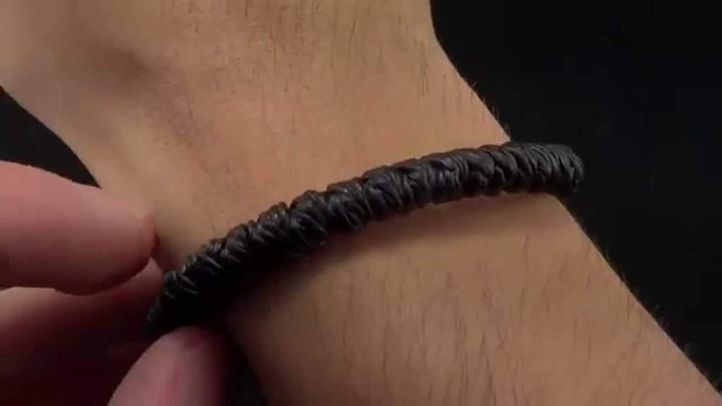 miraculous benefits of wearing black thread
