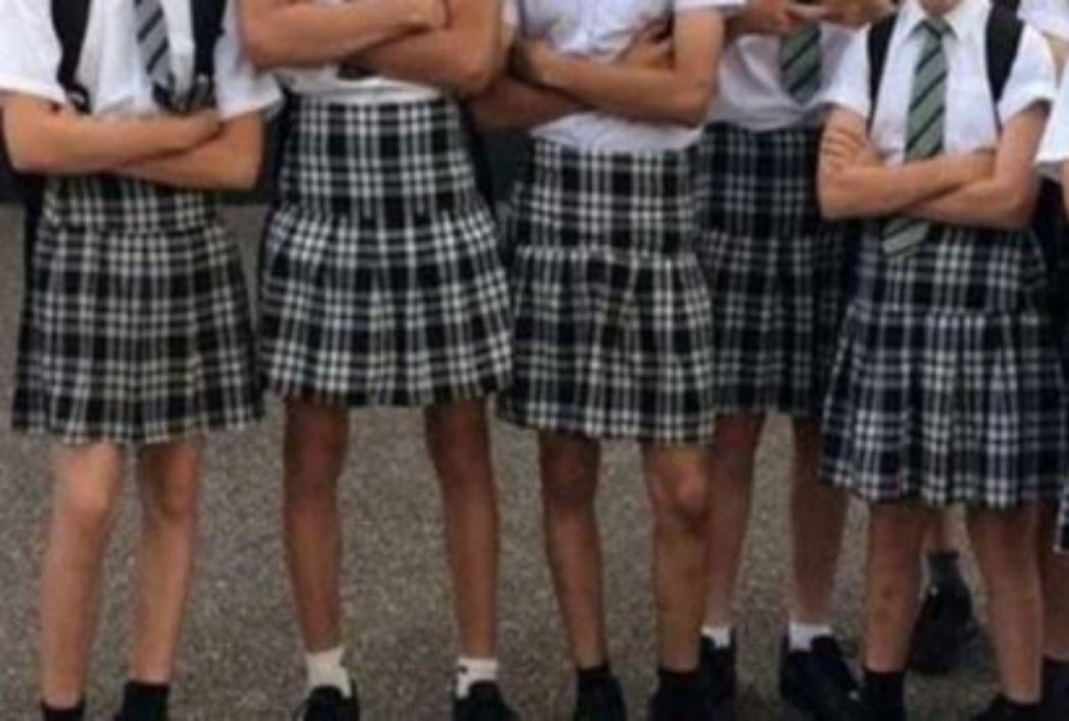 Now Boys can wear skirt in schools at Britrain