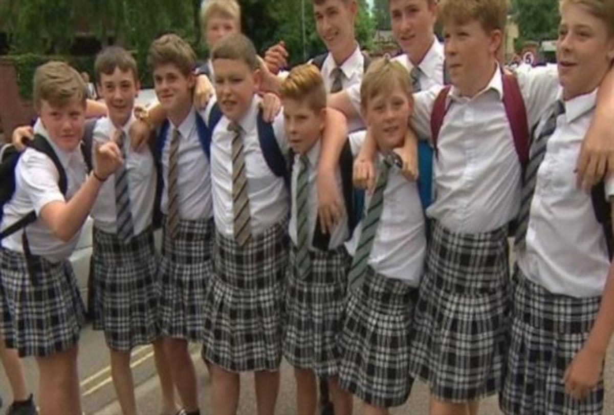 Now Boys can wear skirt in schools at Britrain