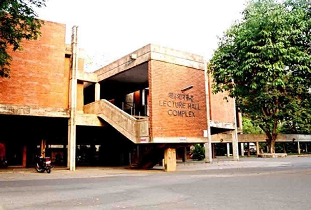 SC commission reprimand kanpur IIT director
