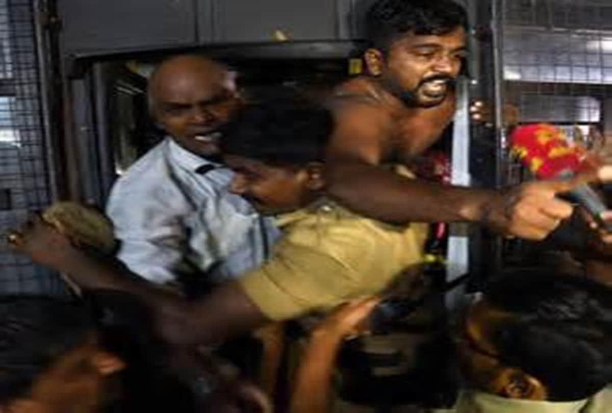 IPL 2018, CSK vs KKR: Shoes hurled inside Chepauk stadium by kaveri river water dispute protesters