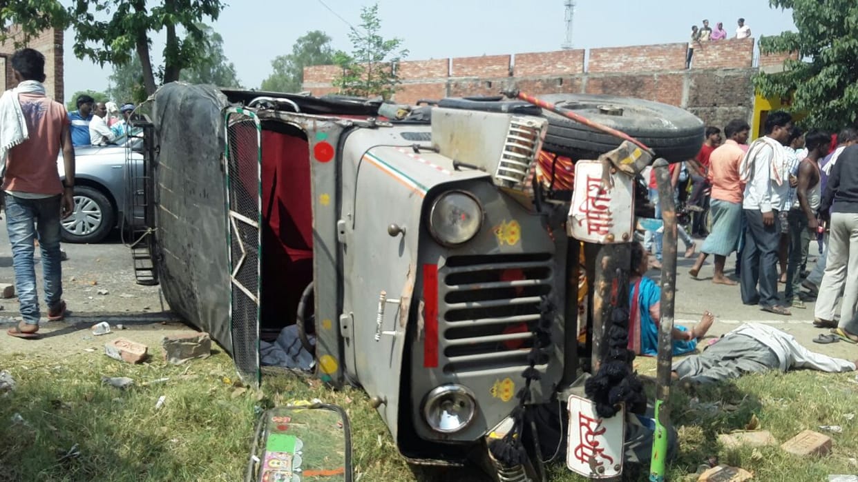 Major road accident in ballia two killed