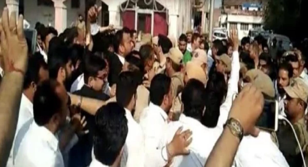 Rasana case- Police filed FIR against 40 lawyers, bar association protest in kathua, jammu kashmir