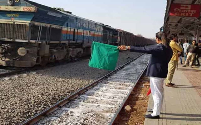 Three and a half million applications for 90 thousand posts of Railways