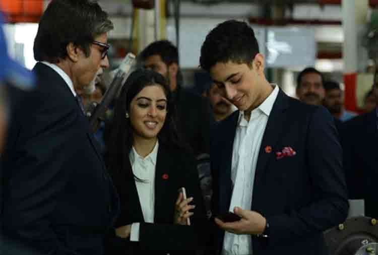 amitabh bachchan is ready to introduce his grandson agastya nanda in bollywood  