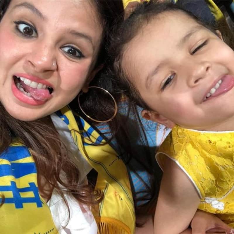 Ms Dhoni daughter ziva schooling advice pole posted by sakshi on social media