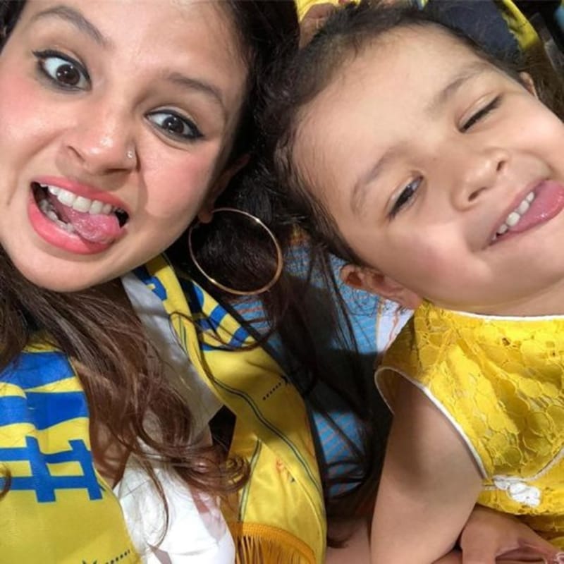 IPL 2018: Shahrukh khan having superb time with Dhoni daughter ziva