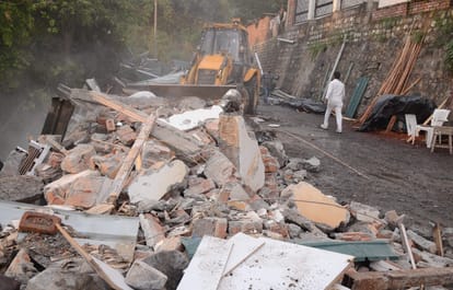 Sdm beaten during encroachment removed in dehradun