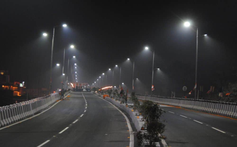 Boy died during take selfie on flyover in dehradun