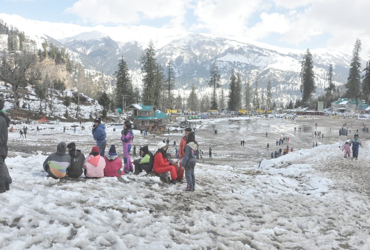 Fresh snowfall heavy rain and hailstorm in Himachal Pradesh