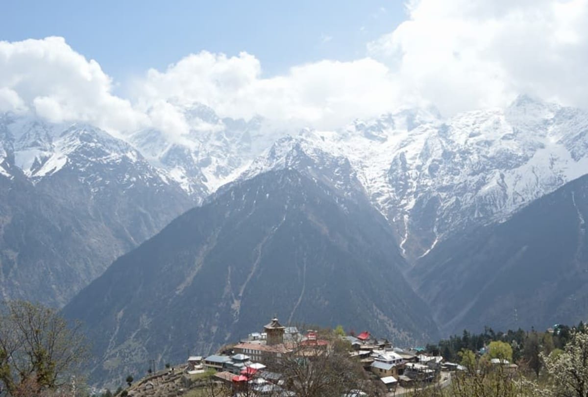 Fresh snowfall heavy rain and hailstorm in Himachal Pradesh
