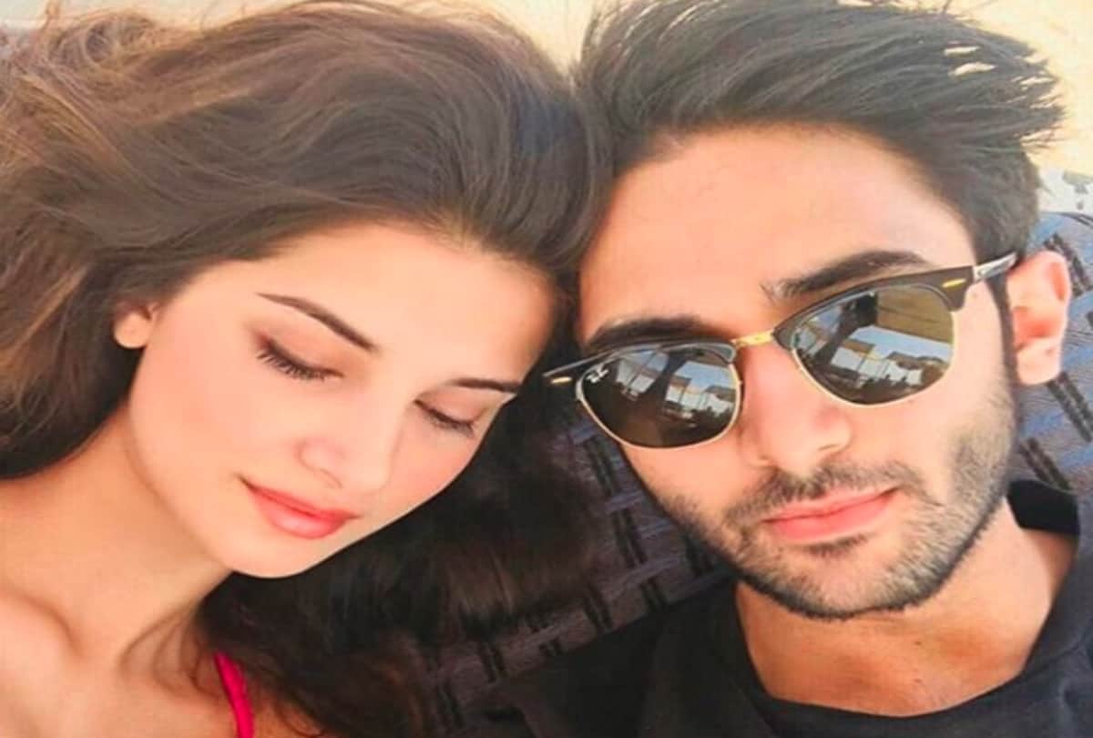 ‪‪Student of the Year 2‬ actress Tara Sutaria‬ dating late Vinod Mehra son Rohan Mehra 