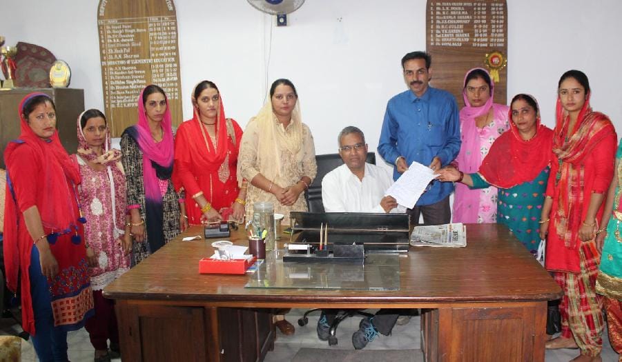 अध्यापक नियुक्त करो वरना स्कू ल से निकाल लेंगे बच्चे