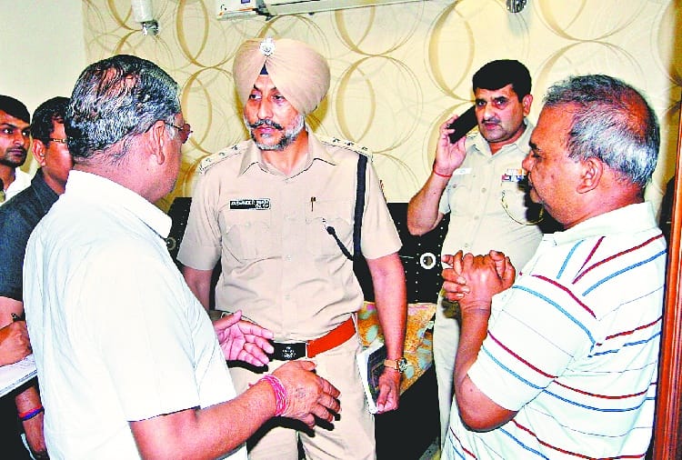 one crore thievery in chandigarh sector 42 house