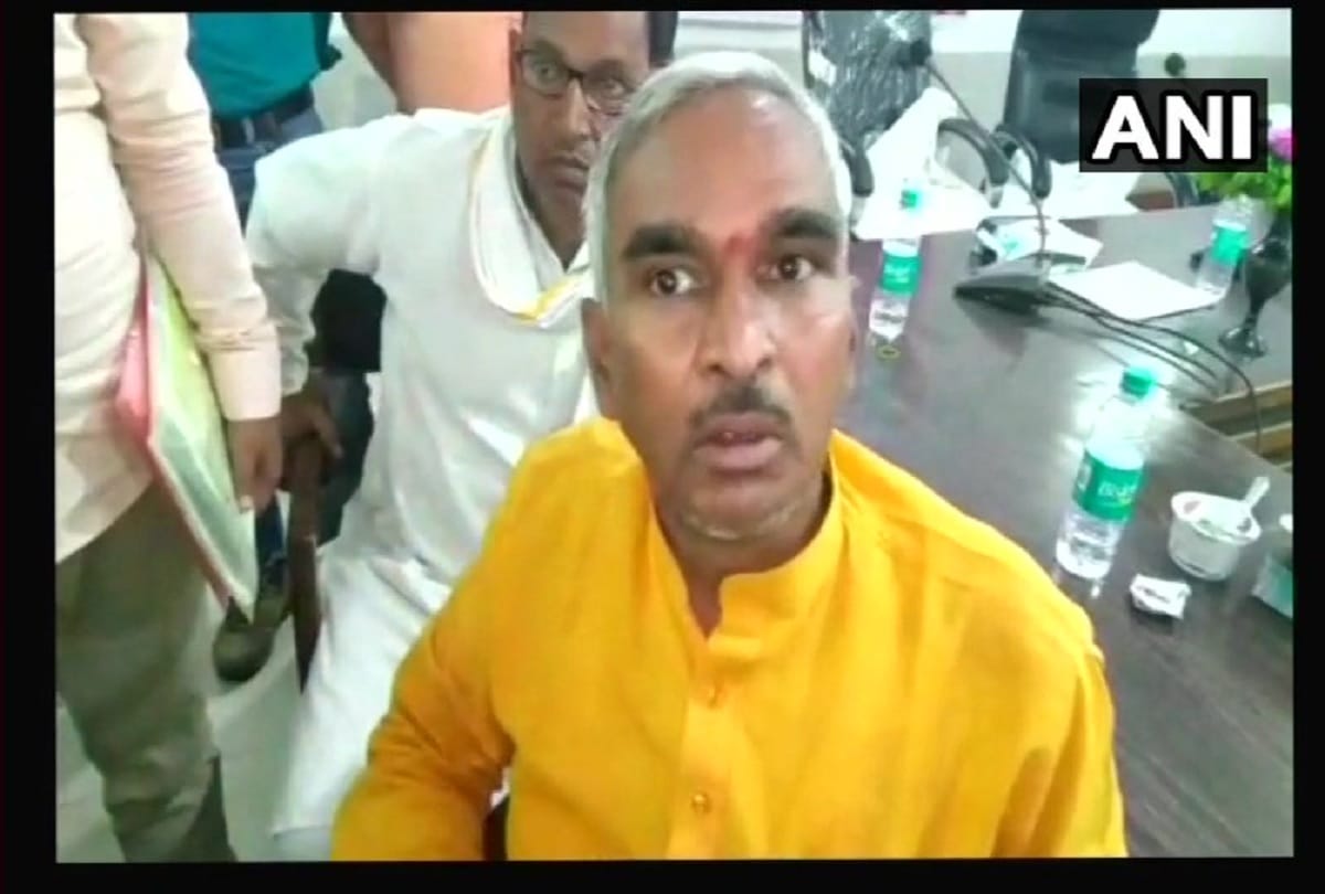 BJP MLA's argument over defending Kuldeep Sengar in Unnao Rape case