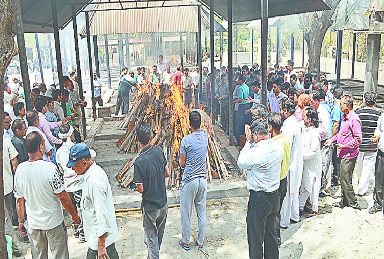 Five people killed in same family in Meerut, Funeral happened in an impassable atmosphere