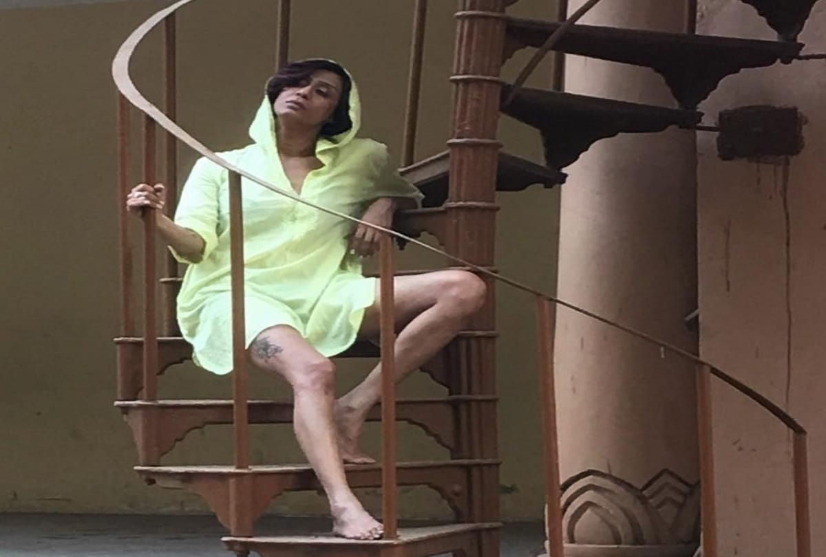 TV Actress Achint Kaur Trolled For Sharing Bold Picture In Deep Neck Dress