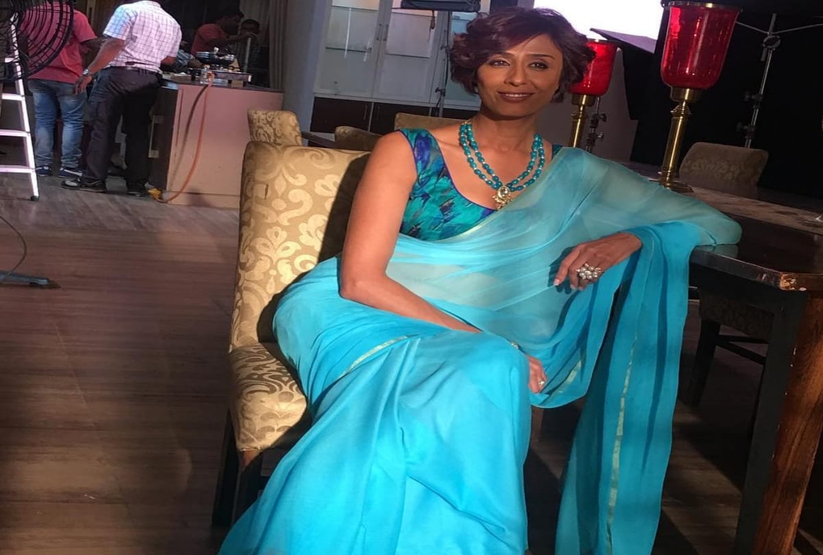 TV Actress Achint Kaur Trolled For Sharing Bold Picture In Deep Neck Dress