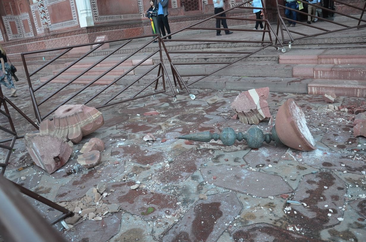 Taj mahal: two pillars of south and royal gate broken due to storm