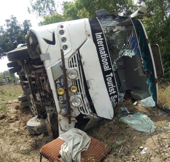 Bus going to Nepal overturns