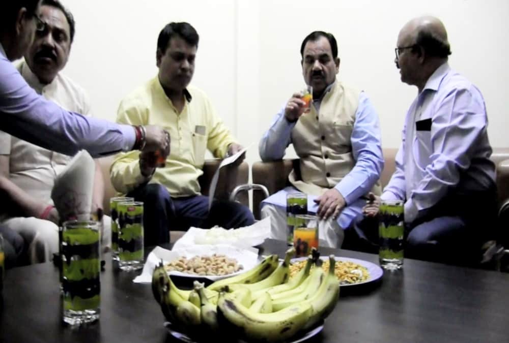 Bjp leader harak singh rawat Cashew party on fast program in uttarakhand
