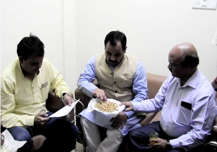 Bjp leader harak singh rawat Cashew party on fast program in uttarakhand