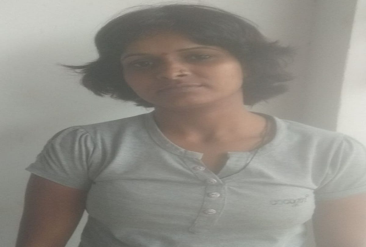 Struggling story of Nisha tiwari- become hawker for bright future of son