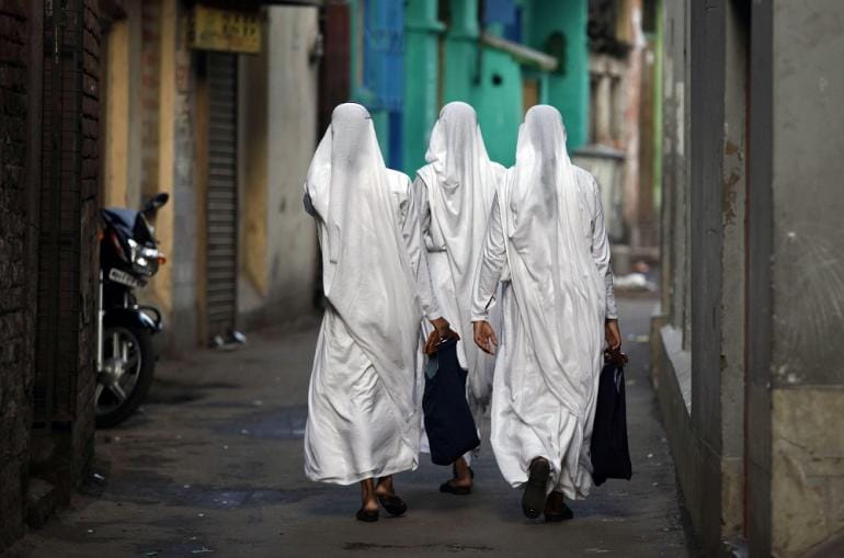seven underage girls were being taken from Bastar to Ujjain, two nuns caught