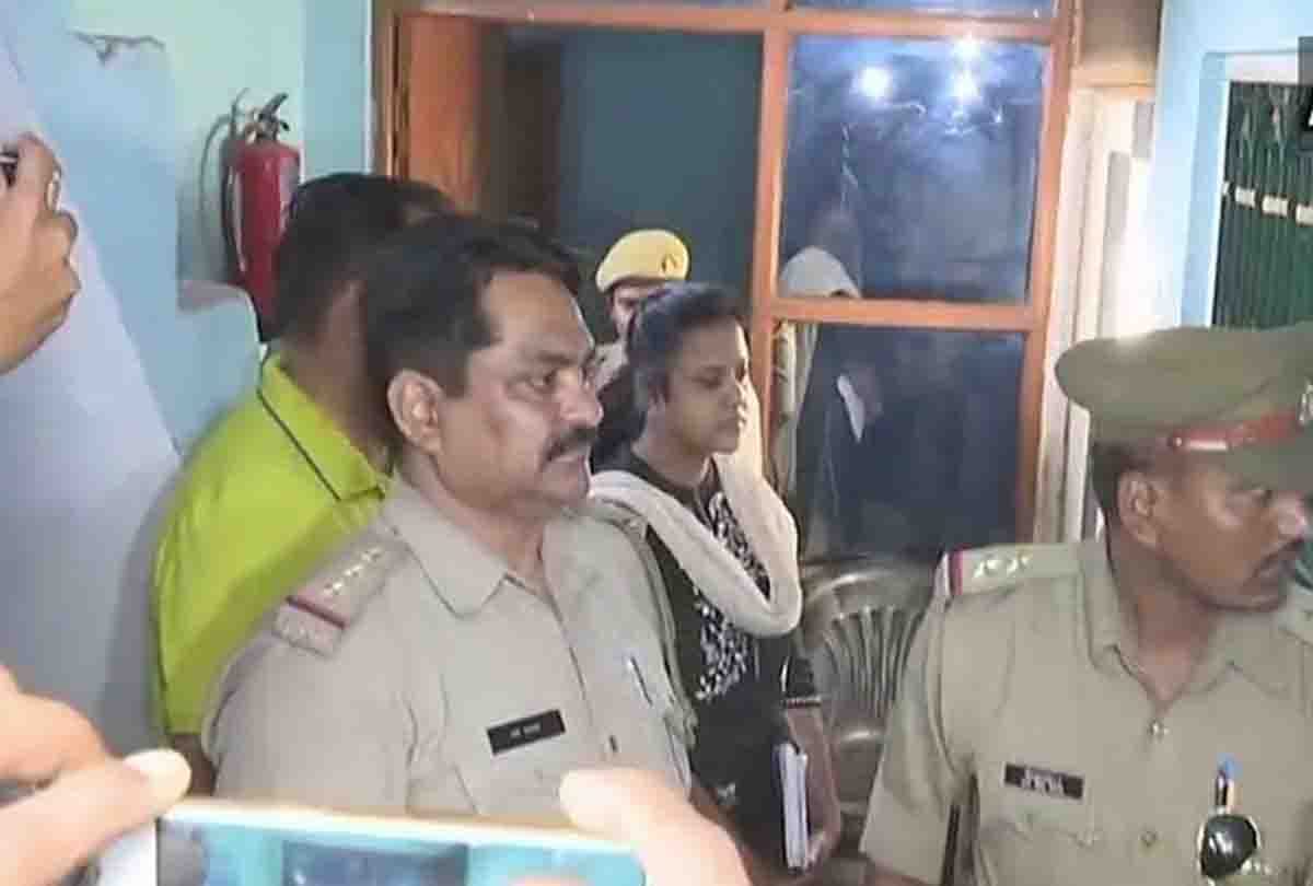 sit arrives at the hotel in Unnao where the victim's family members are staying