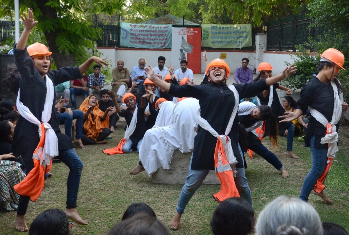 view photos of 'vikas' play performed by children in delhi
