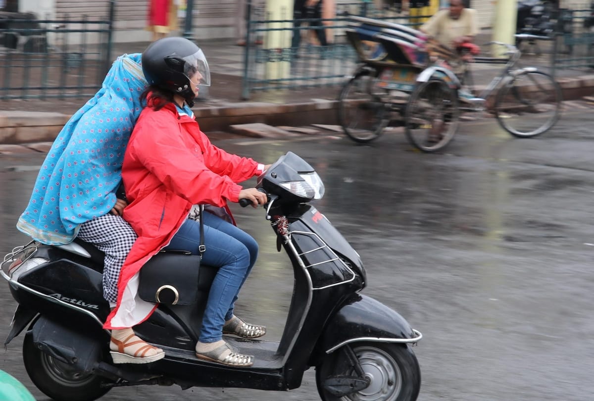 lucknow temperature goes down due to rain