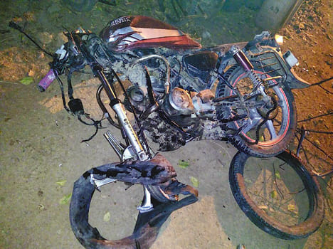 Dangerous car and bike collision, youth death