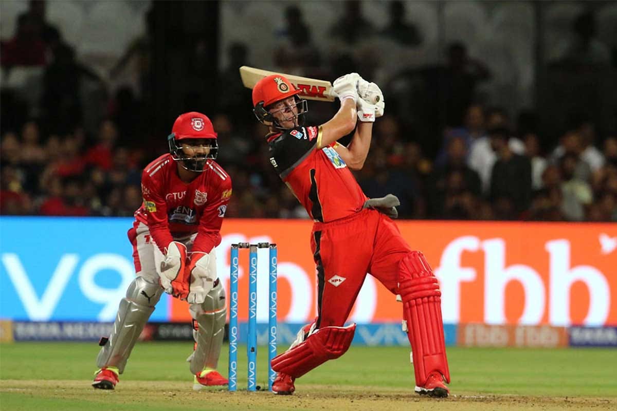 ab devilliers set to continue for royal challengers bangalore in next ipl