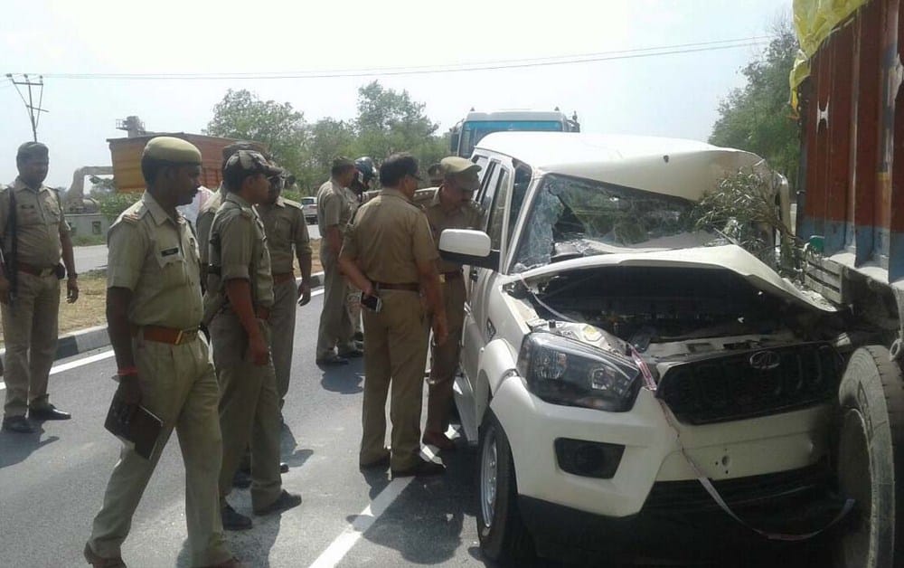  in accident 5 injured