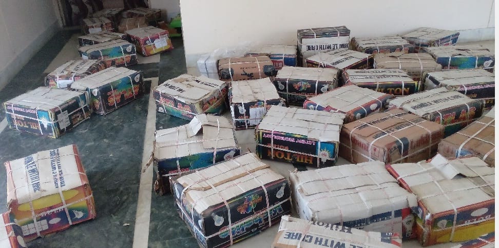 Thousands of books related to computer courses dump in the warehouse