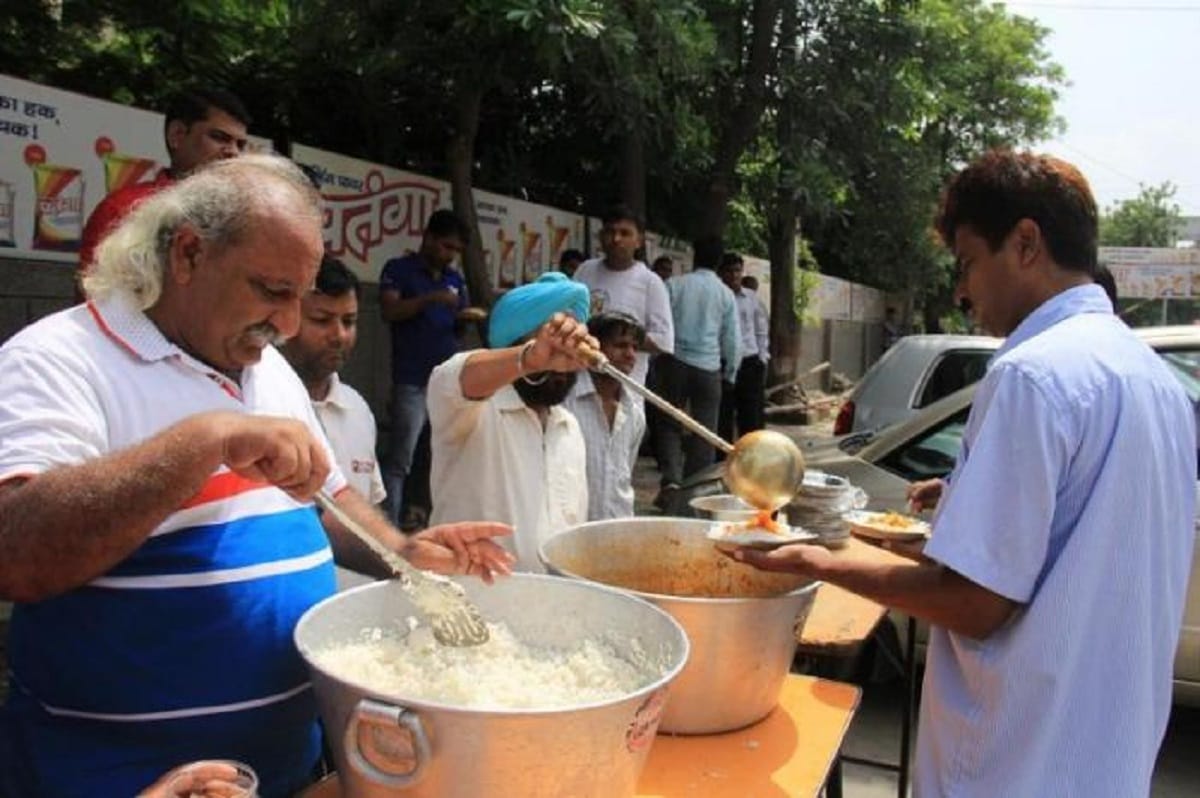 noida based social activist anup khanna's 'dadi ki rasoi' provide full meal in just 5 rupees