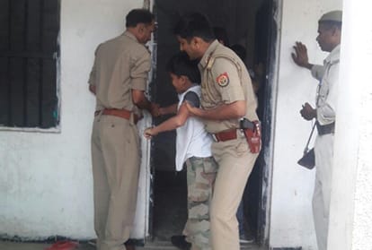 pgi police beats a businessman in police station in lucknow.