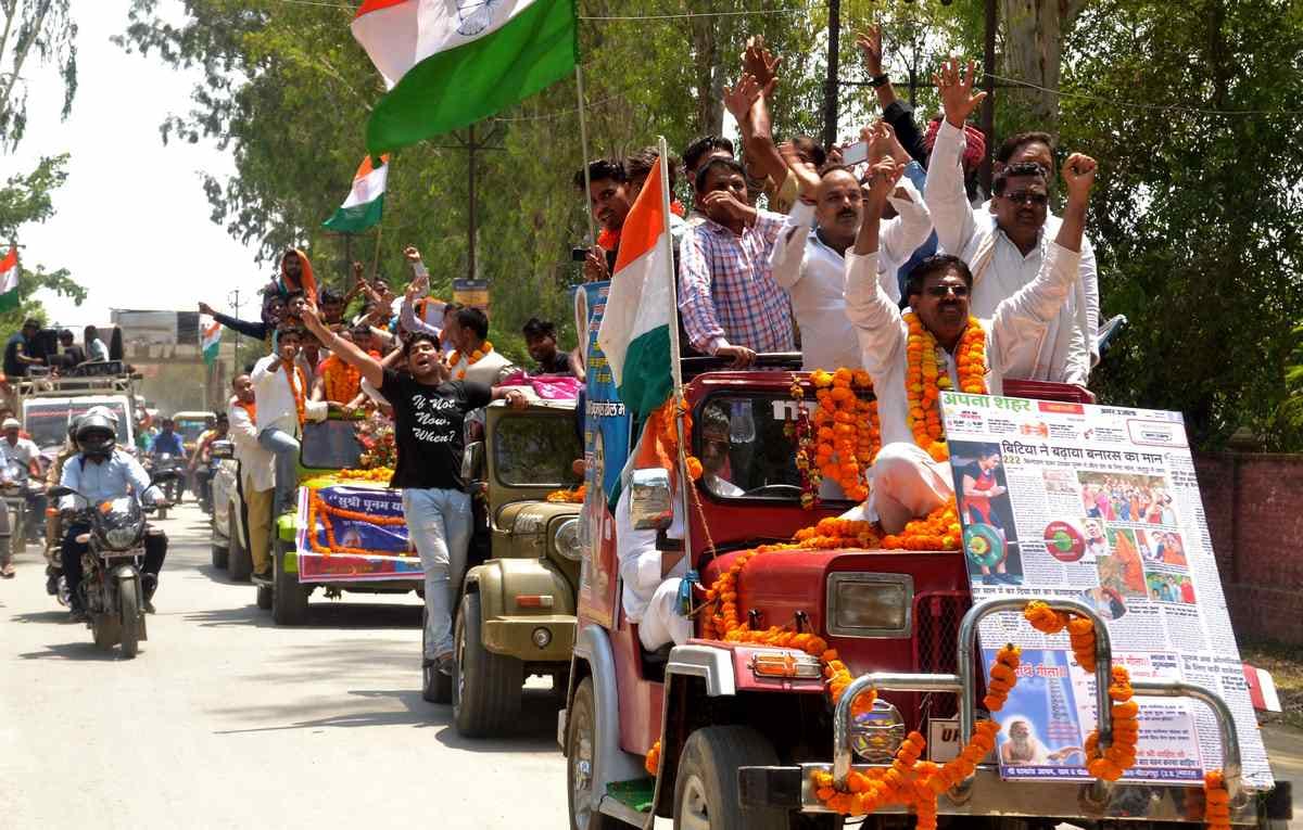 Grand welcome of gold medal winner punam yadav varanasi airport to dandupur village