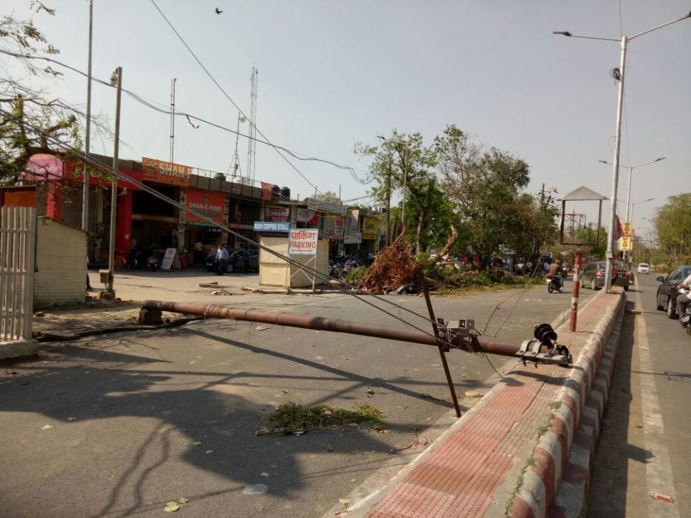 agra power cut due to storm in braj