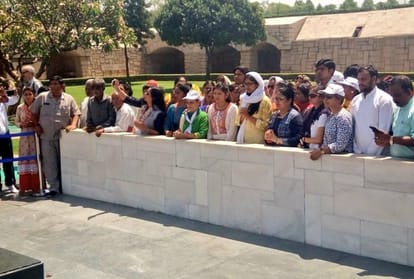 swati maliwal sat on indefinite hunger strike at rajghat
