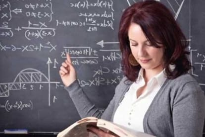 high court ordered up goverment to fill 94189 teachers post