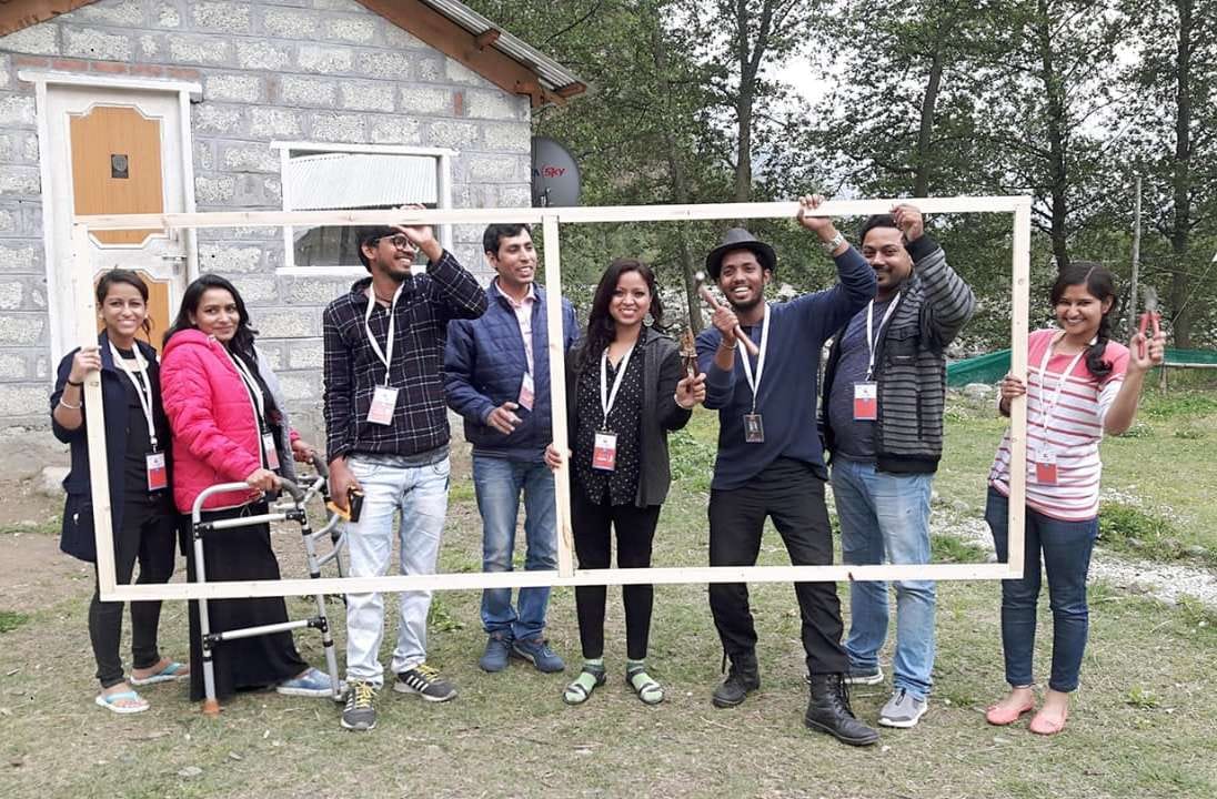 varanasi daughter punam make world record of live painting